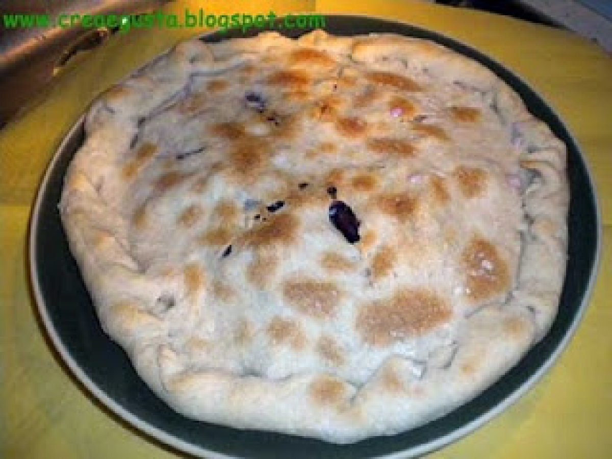 Torta rustica con stracchino e cavolo rosso