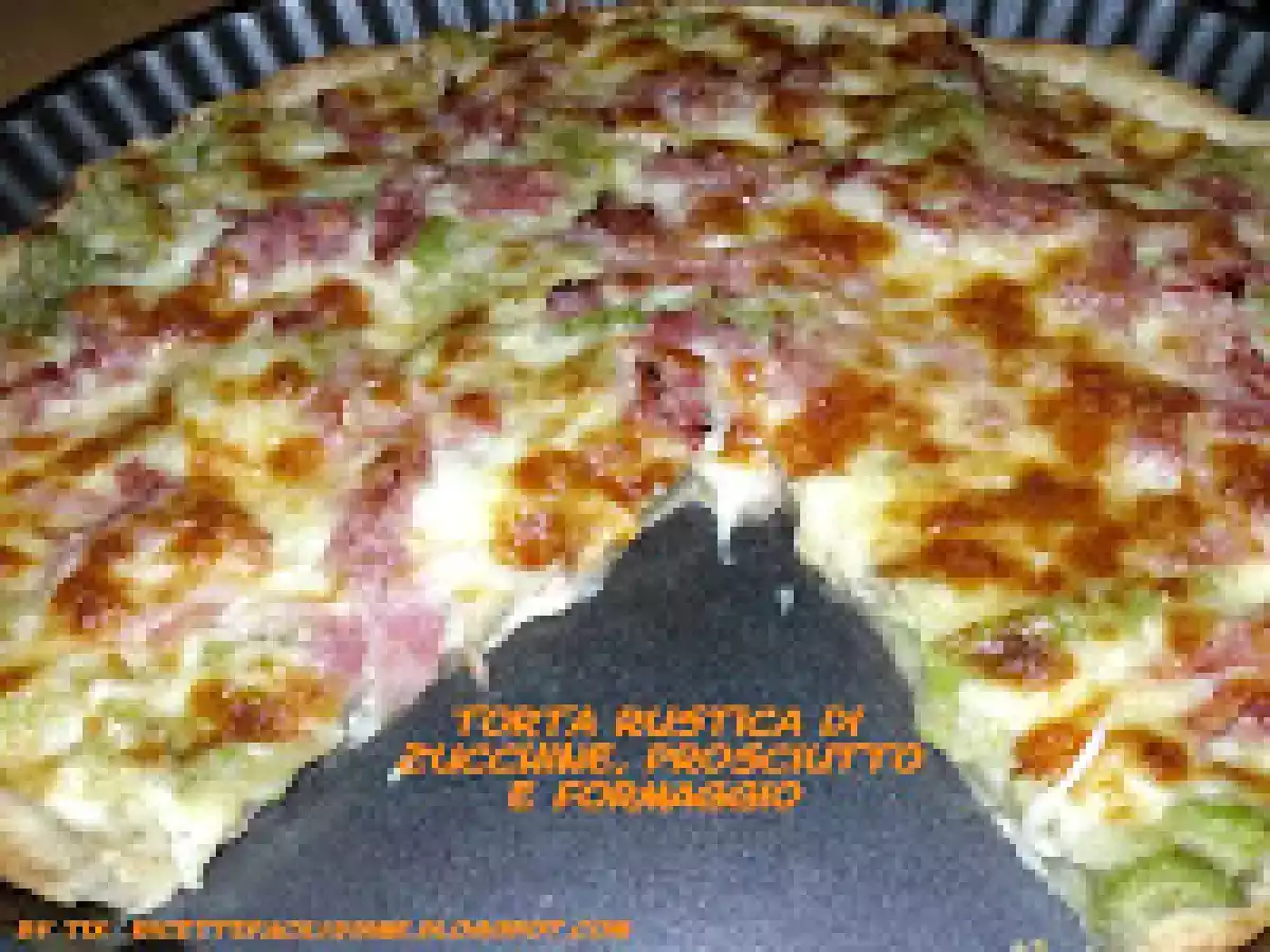 TORTA RUSTICA DI ZUCCHINE, PROSCIUTTO E FORMAGGIO - foto 2