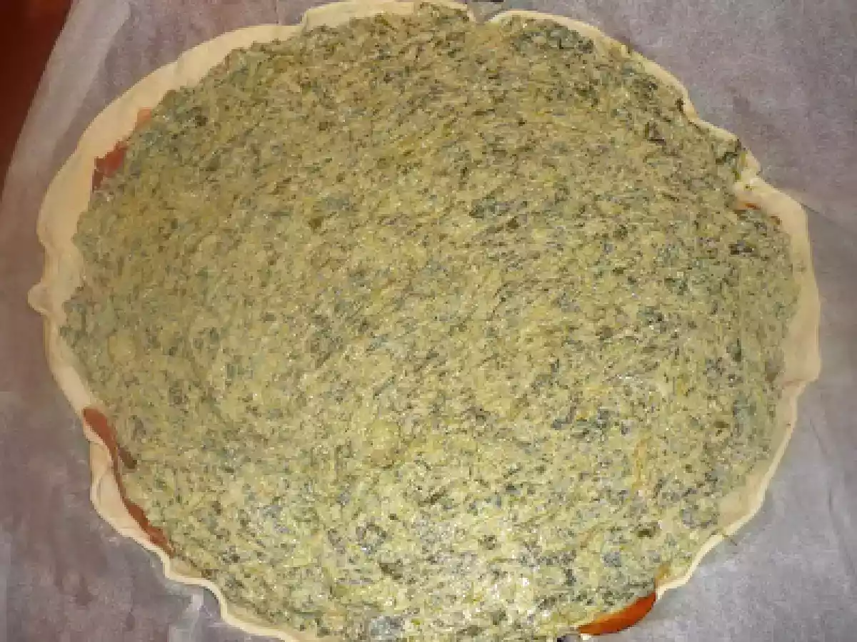 TORTA SALATA CON ERBETTE DI CAMPO, RICOTTA, SCAMORZA AFFUMICATA E SPECK - foto 6