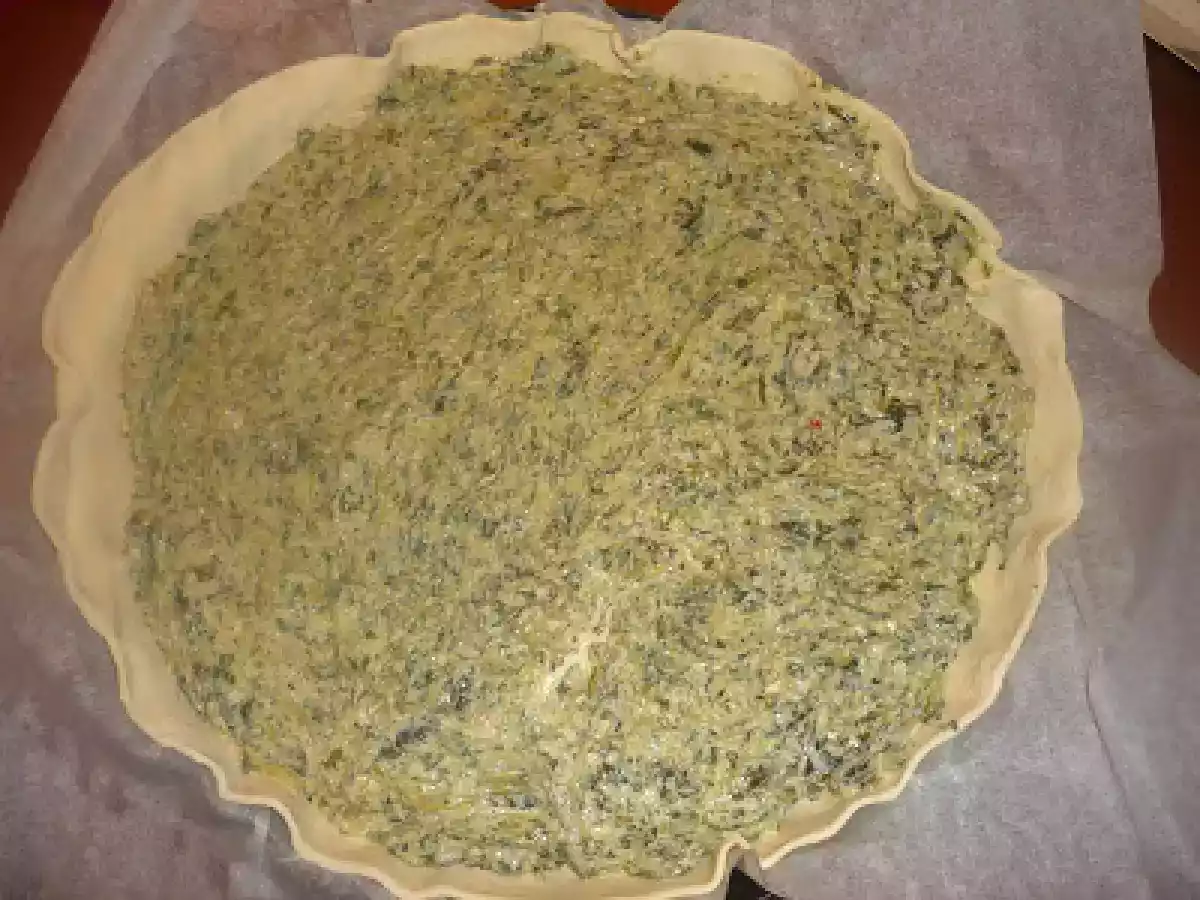 TORTA SALATA CON ERBETTE DI CAMPO, RICOTTA, SCAMORZA AFFUMICATA E SPECK - foto 9