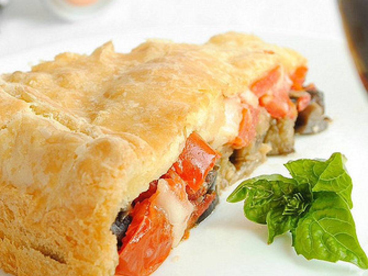 Torta Salata con Melanzane, Pomodori e Caciocavallo