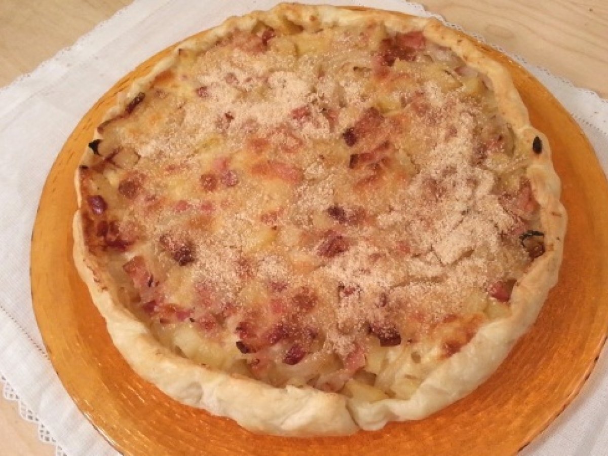 Torta salata con pancetta e patate