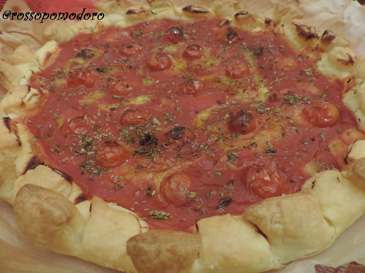 Torta salata con pomodorini e origano