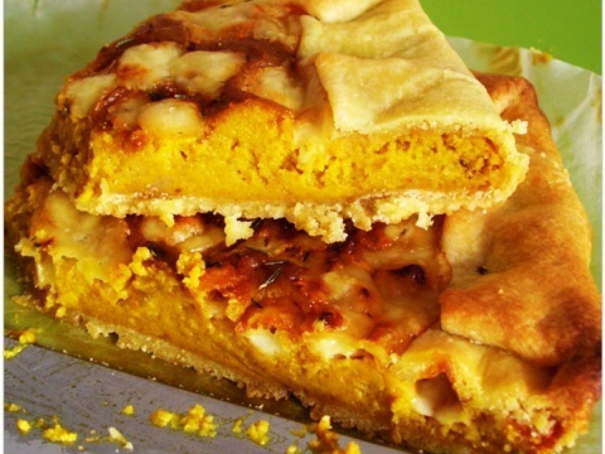 Torta salata con zucca e provolone