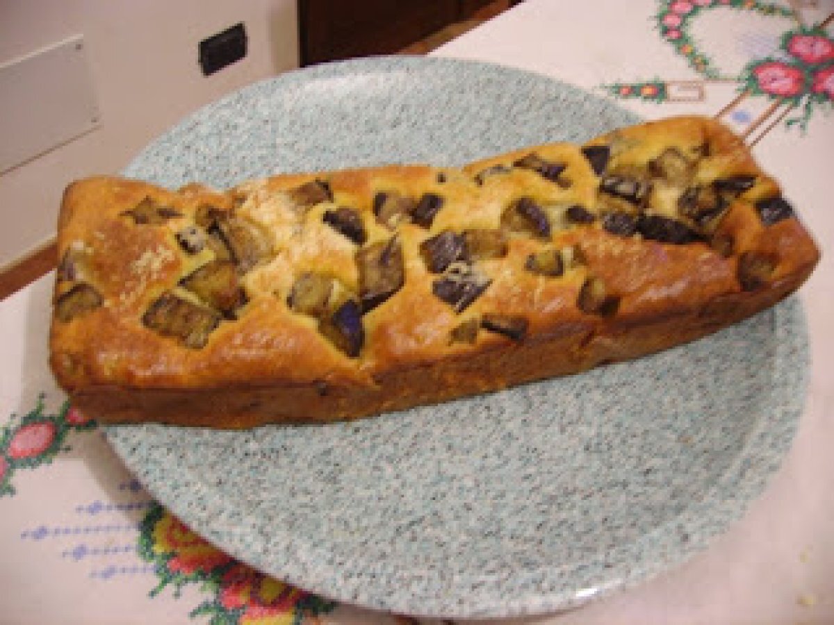 Torta salata morbida con melanzane