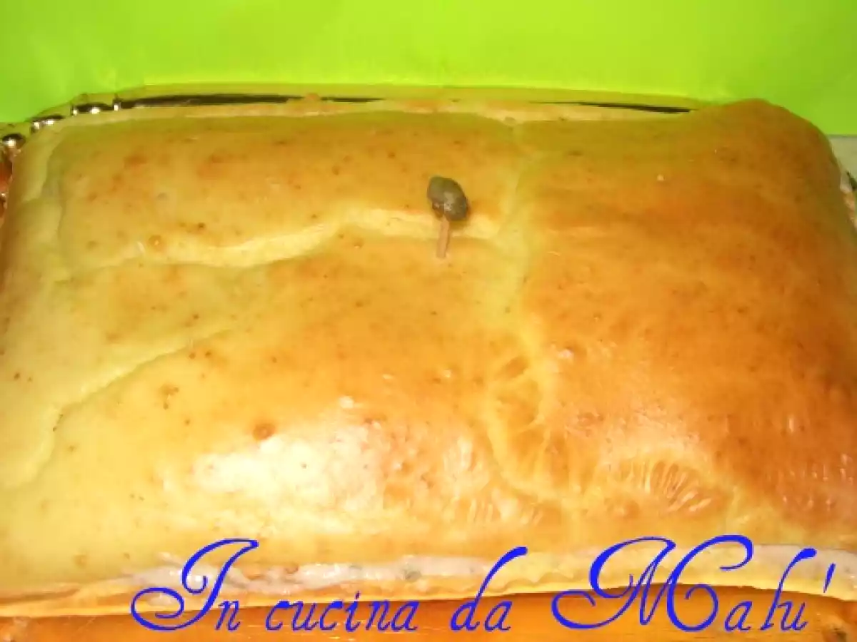 Torta salata morbidissima con ripieno al tonno