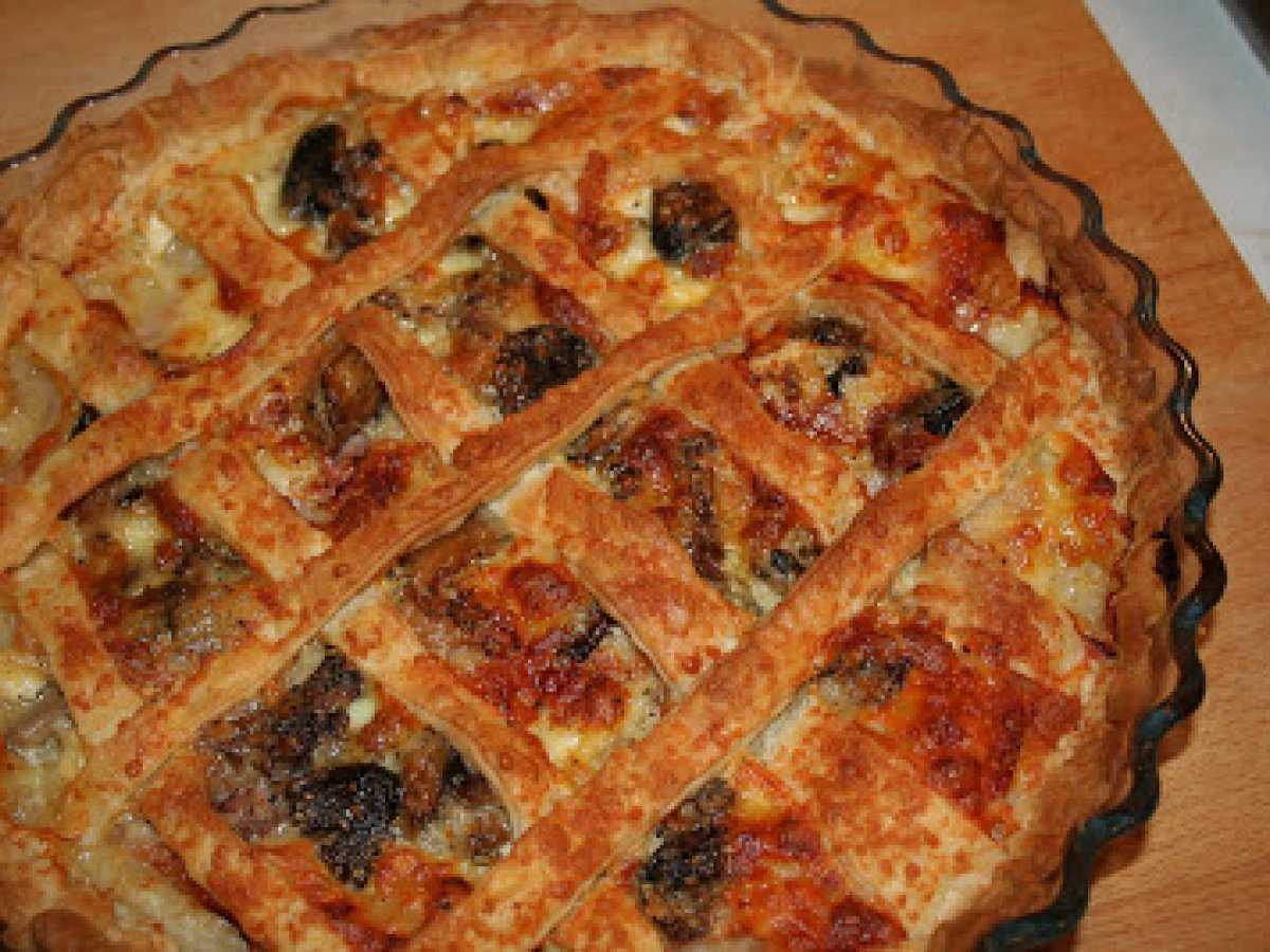 TORTA SALATA PROSCIUTTO E FUNGHI