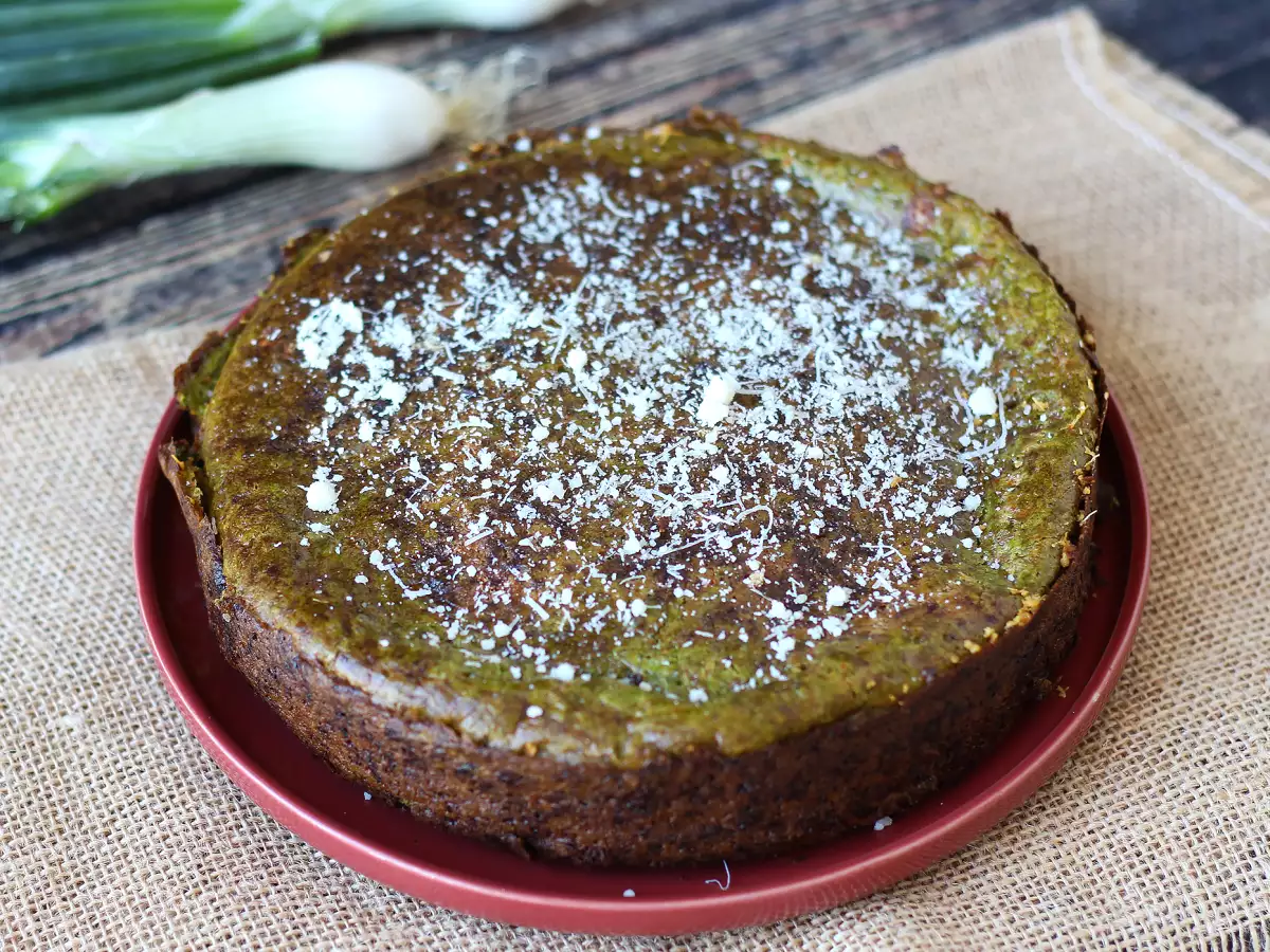 Torta salata senza sfoglia con spinaci e formaggio: morbida e cremosa - foto 2