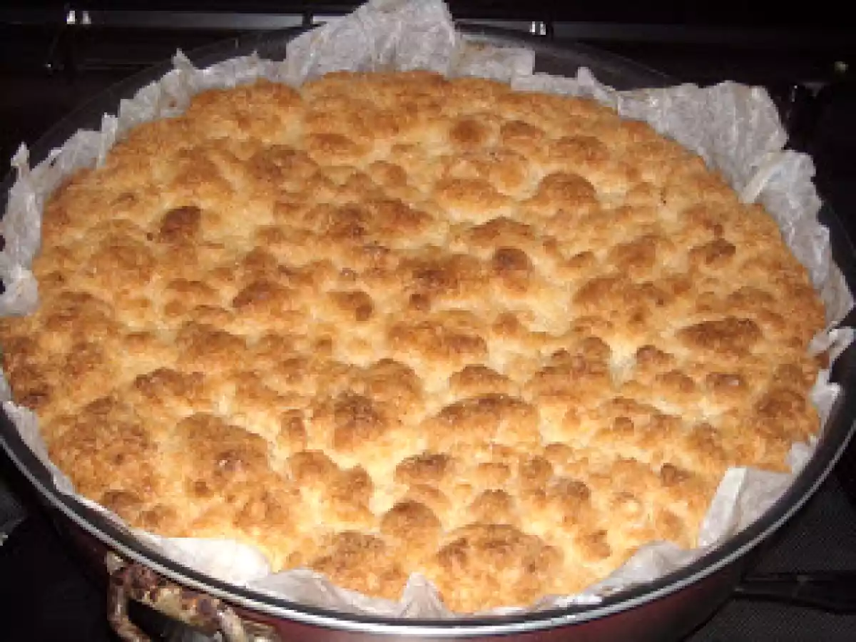 TORTA SBRICIOLATA AL COCCO CON CREMA, PESCHE E CIOCCOLATA - foto 2
