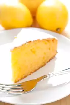 Torta soffice al limone: il dolce profumato e leggero perfetto per ogni occasione