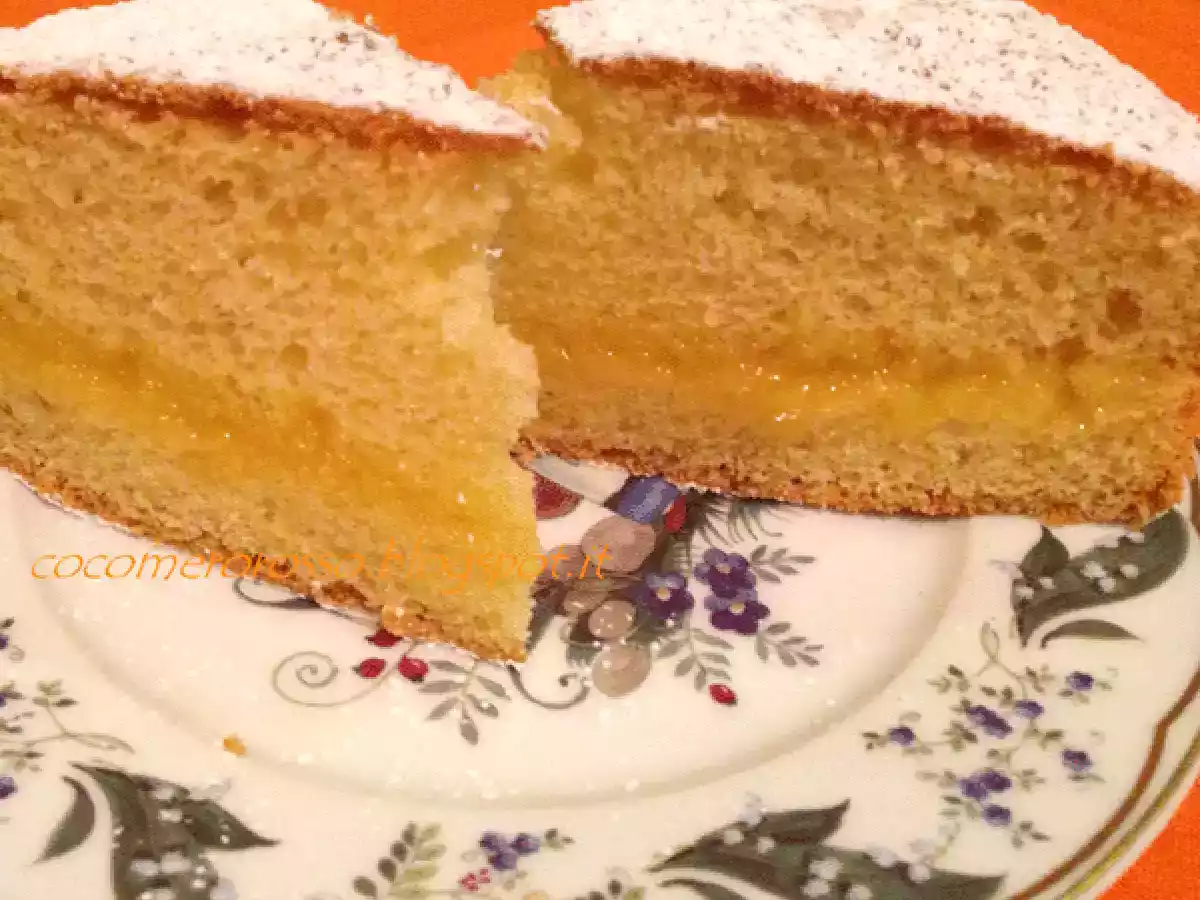 Torta soffice con gelatina all'arancia