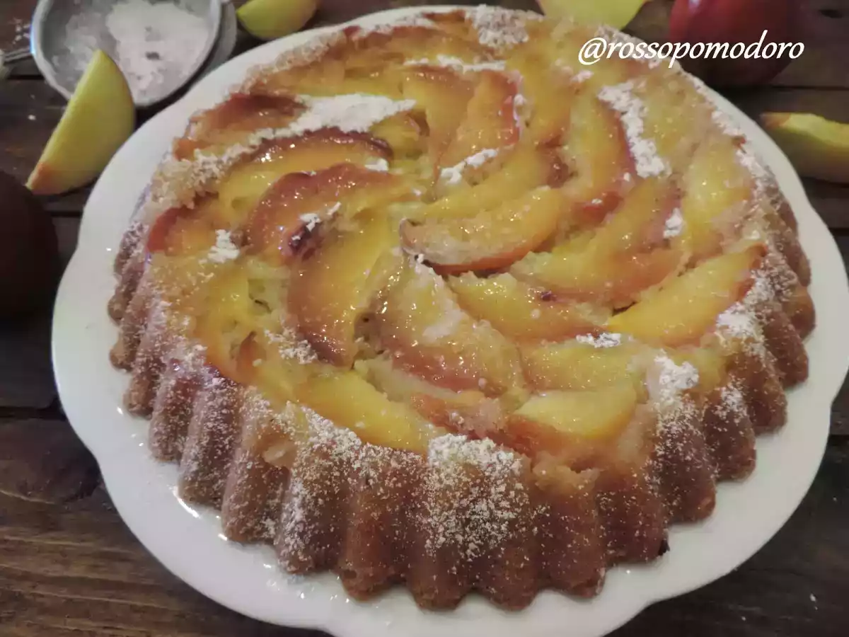 Torta soffice con pesche noci