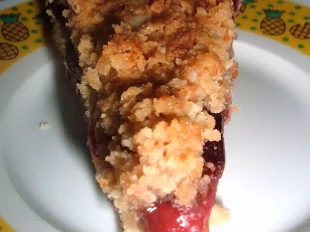 Torta streusel con ciliegie e cardamomo