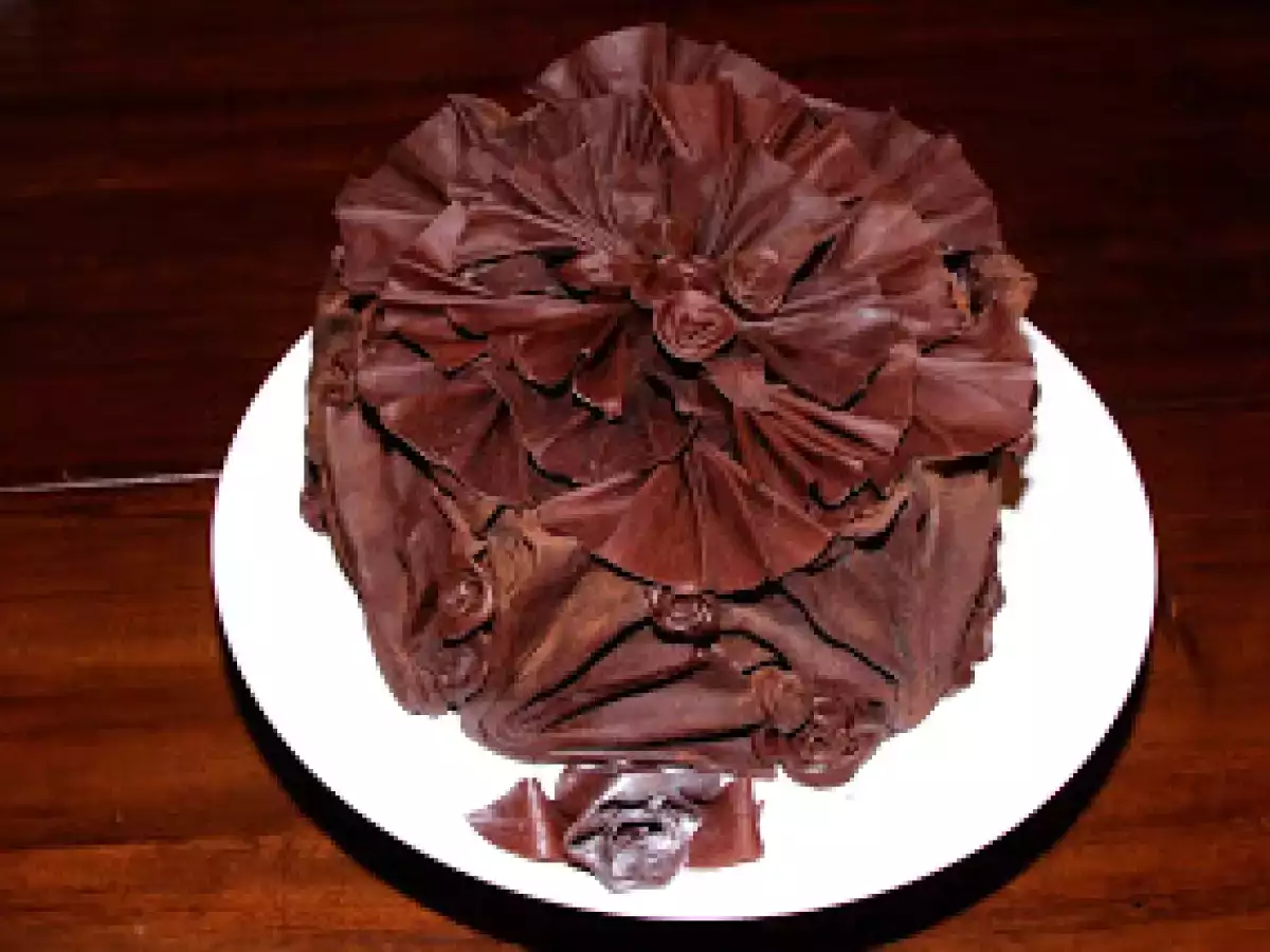 TORTA TARTUFATA.. rose e ventagli di cioccolato - foto 5