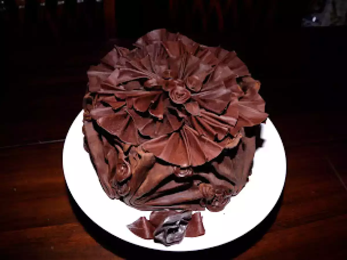 TORTA TARTUFATA.. rose e ventagli di cioccolato - foto 8