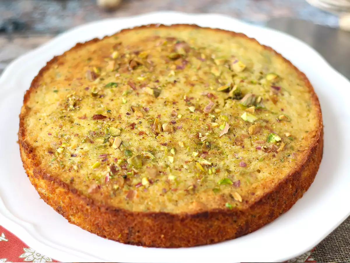Torta umida pistacchio, lime e zucchine: soffice e profumata - foto 5