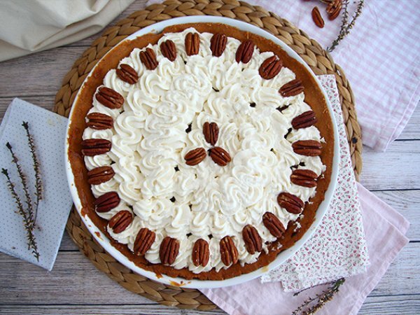 Torta vaniglia e caramello con noci Pecan