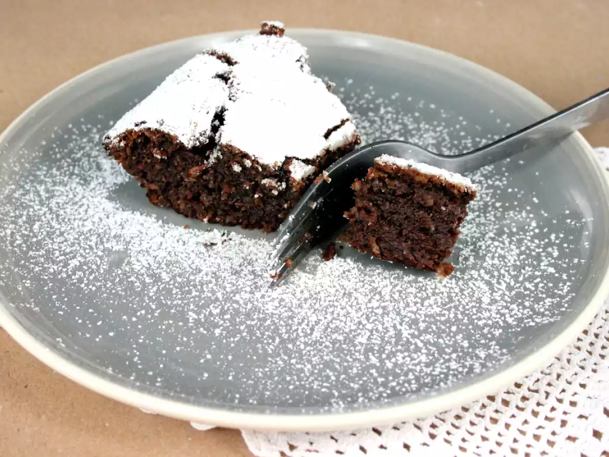 TORTA VINTAGE: AL CIOCCOLATO E COCCO SENZA FARINA
