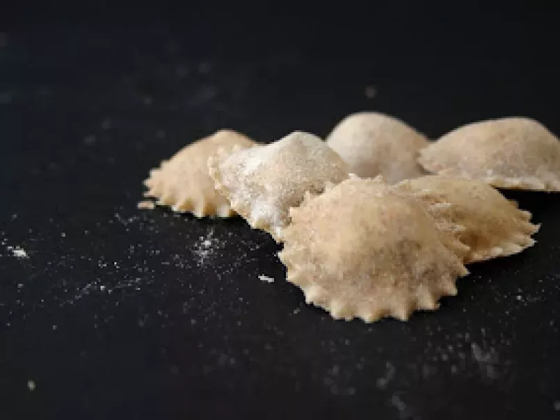 Tortelli integrali di patate dolci con pistacchio di Bronte e pancetta croccante - foto 4