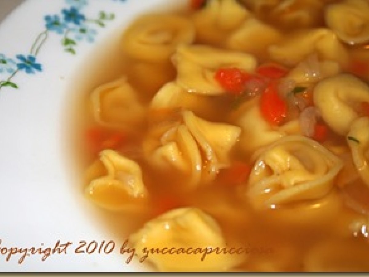 Tortellini freschi in brodo - foto 2