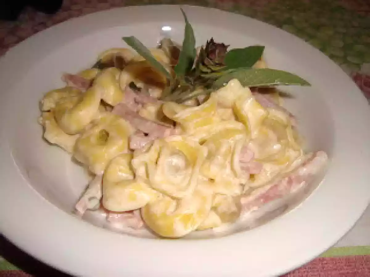 Tortellini panna e prosciutto - foto 4