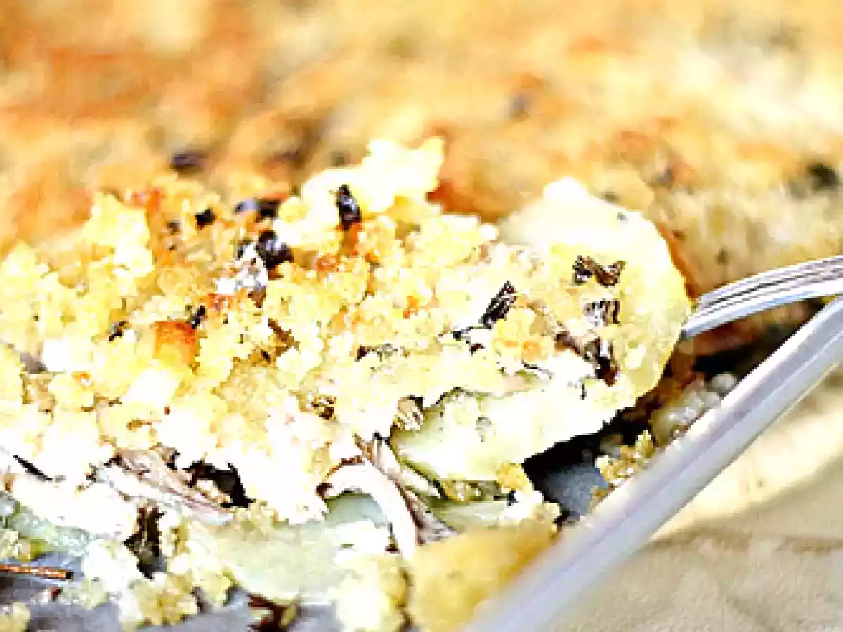 Tortiera di alici, patate e mollica di pane. - foto 2