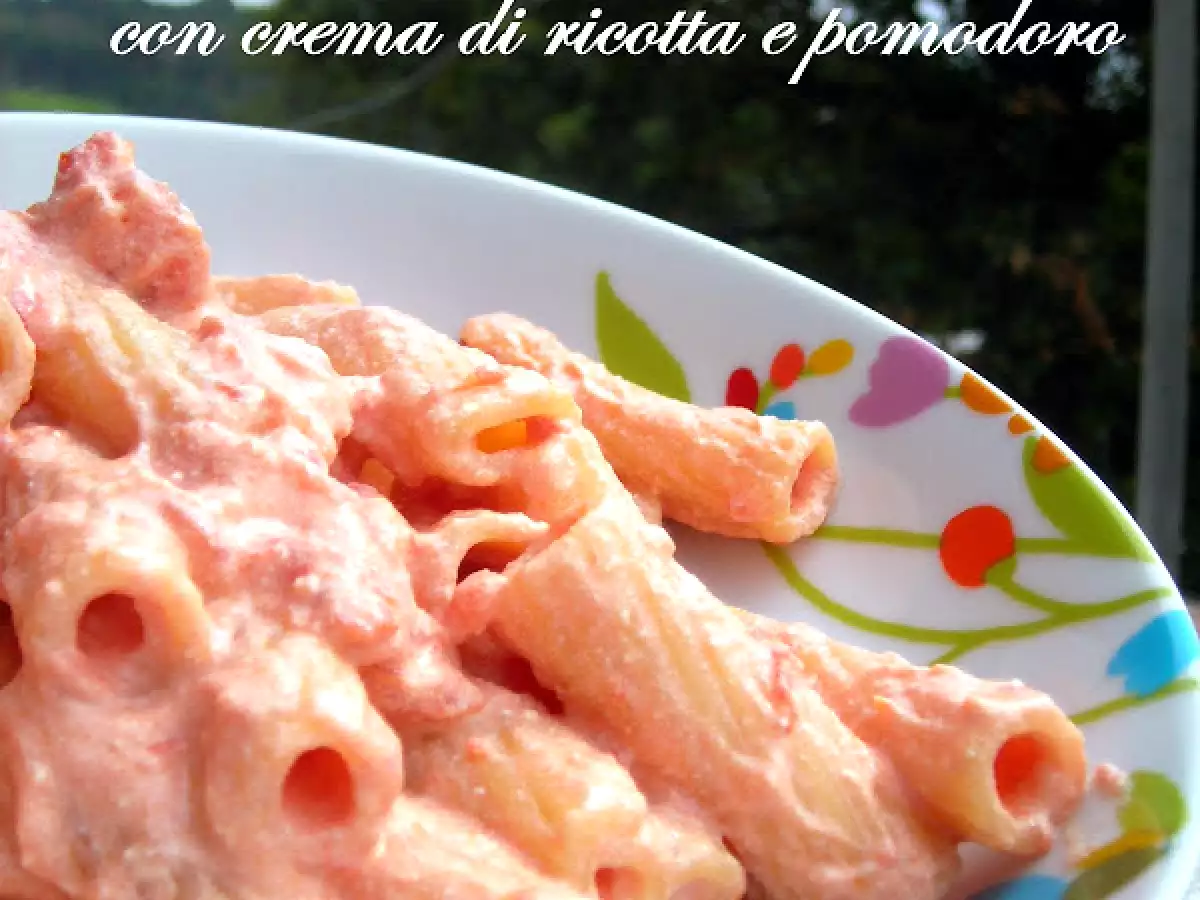 Tortiglioni con crema di ricotta e pomodoro: primo piatto cremoso e veloce - foto 2