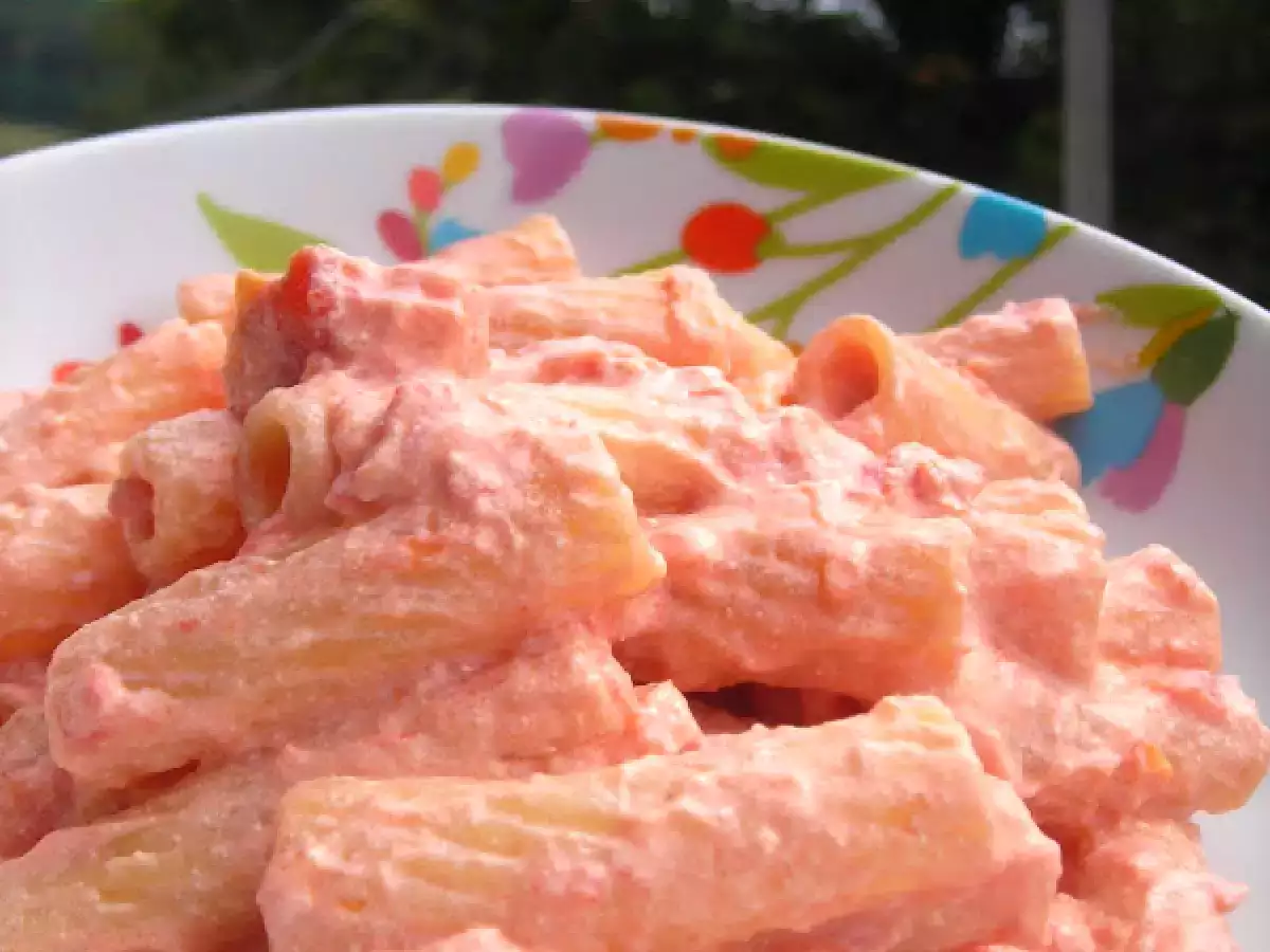 Tortiglioni con crema di ricotta e pomodoro: primo piatto cremoso e veloce