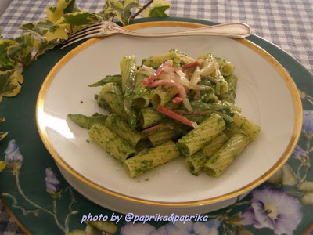 Tortiglioni con sugo di coste e speck