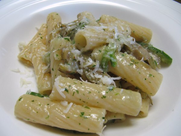 Tortiglioni con zucchine e carciofi