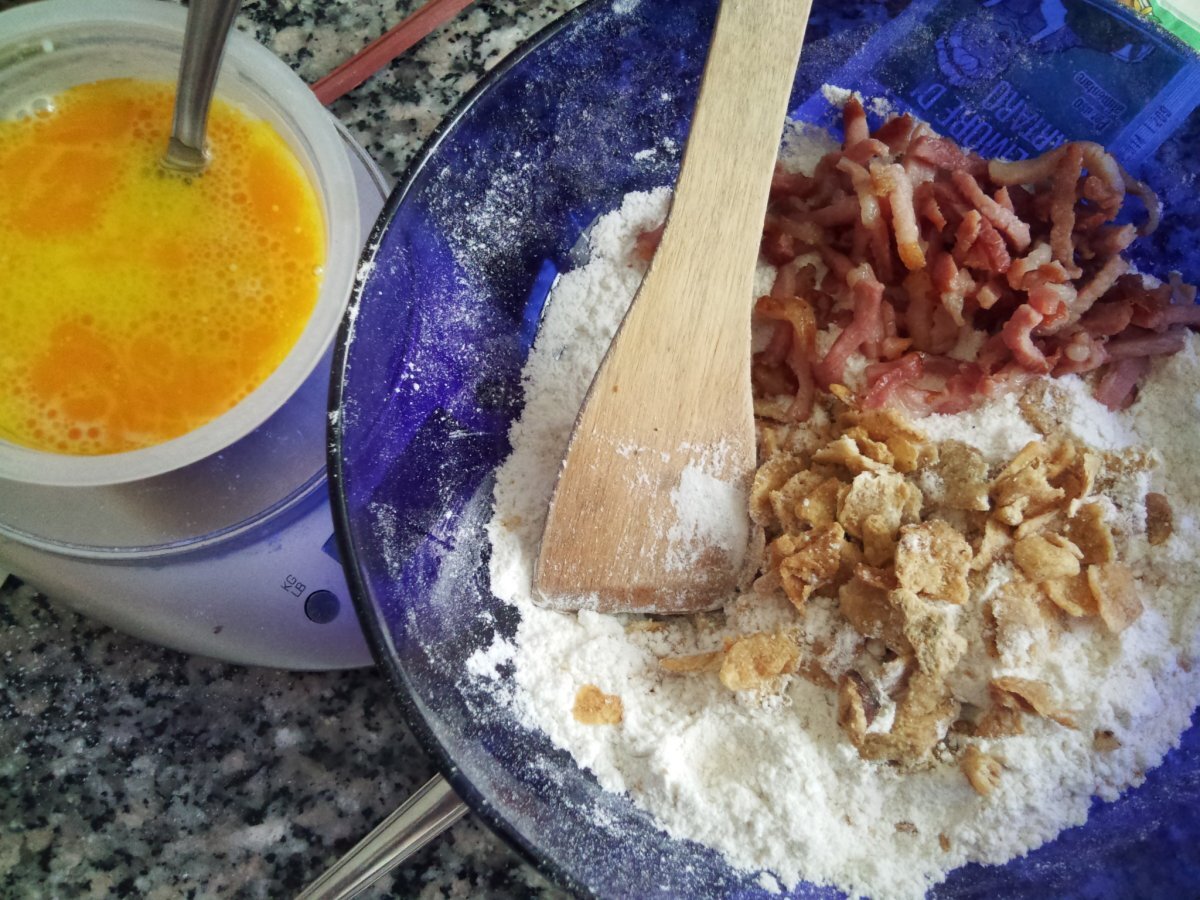 tortine con pancetta, parmigiano e ciccioli