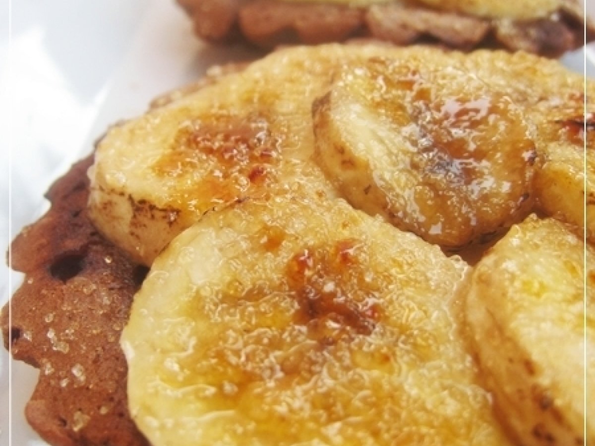 TORTINE FONDENTI CON CREMA AL COCCO E BANANE