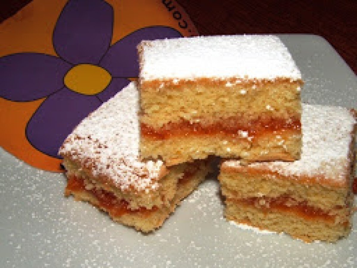Tortine paradiso con ripieno di marmellata di albicocca