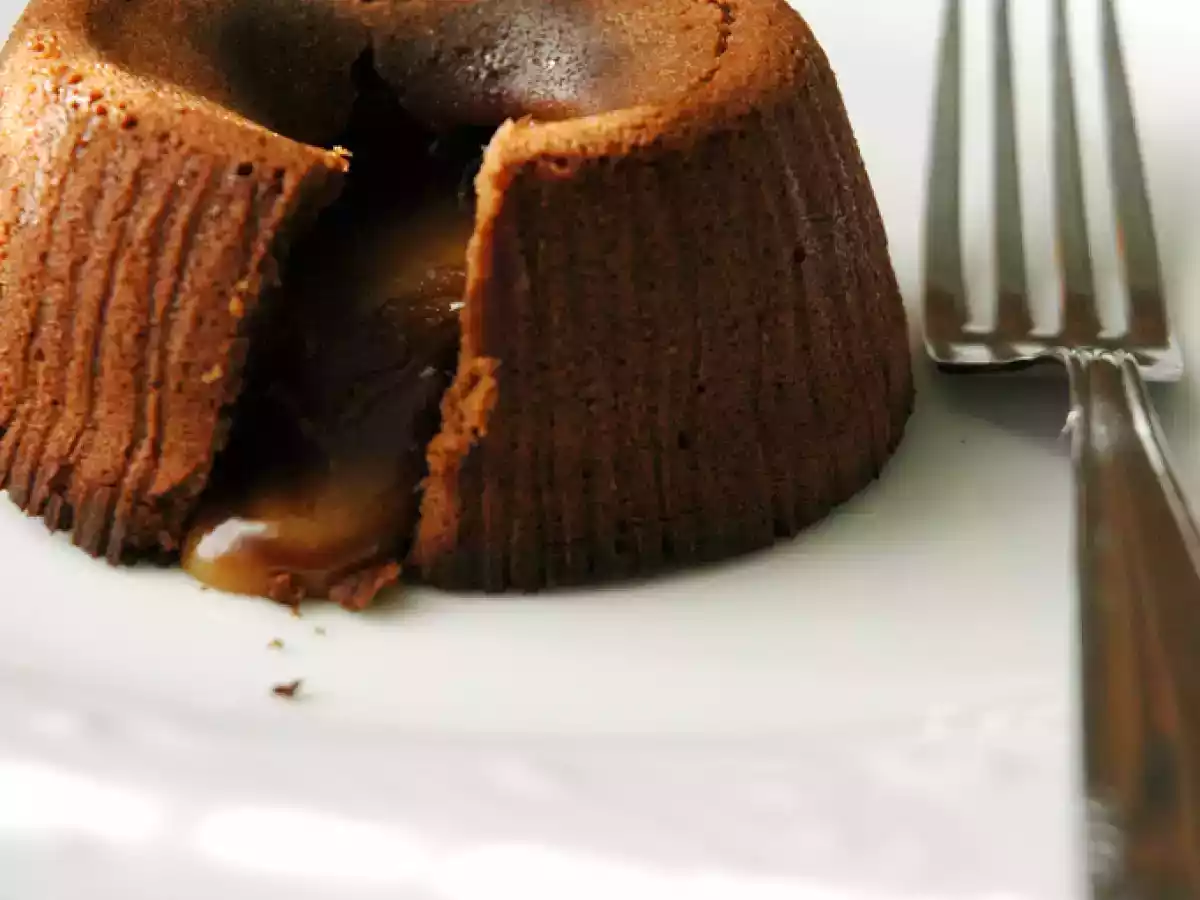 TORTINI AL CIOCCOLATO CON CUORE AL CARAMELLO AL BURRO SALATO - foto 2