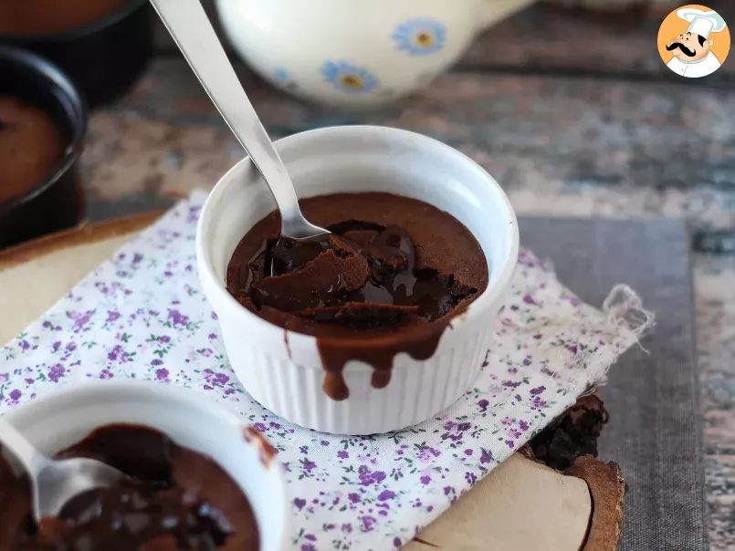 Tortino al cioccolato in friggitrice ad aria: il dolce dal cuore cremoso pronto in 15 minuti!