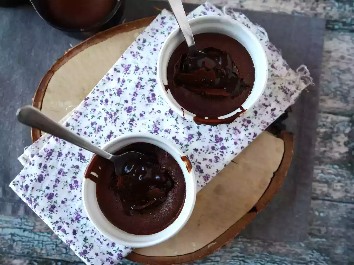 Tortino al cioccolato in friggitrice ad aria: il dolce dal cuore cremoso pronto in 15 minuti! - foto 3