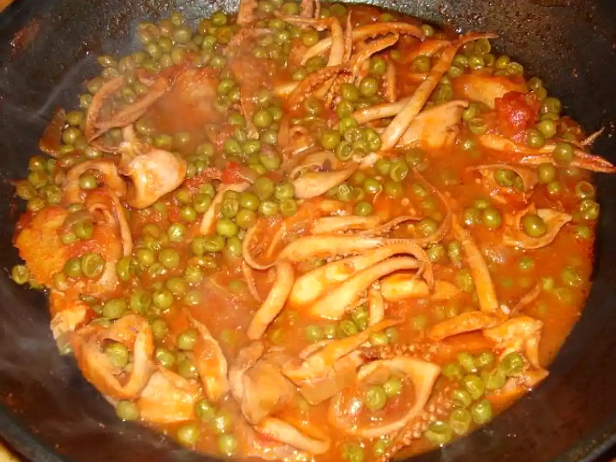 Totani con Piselli Novelli al Sugo