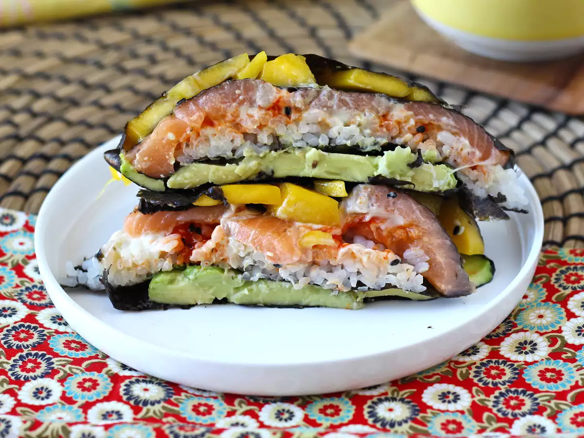 Tramezzini di sushi con salmone, avocado e mango: freschi, originali e davvero golosi - foto 3