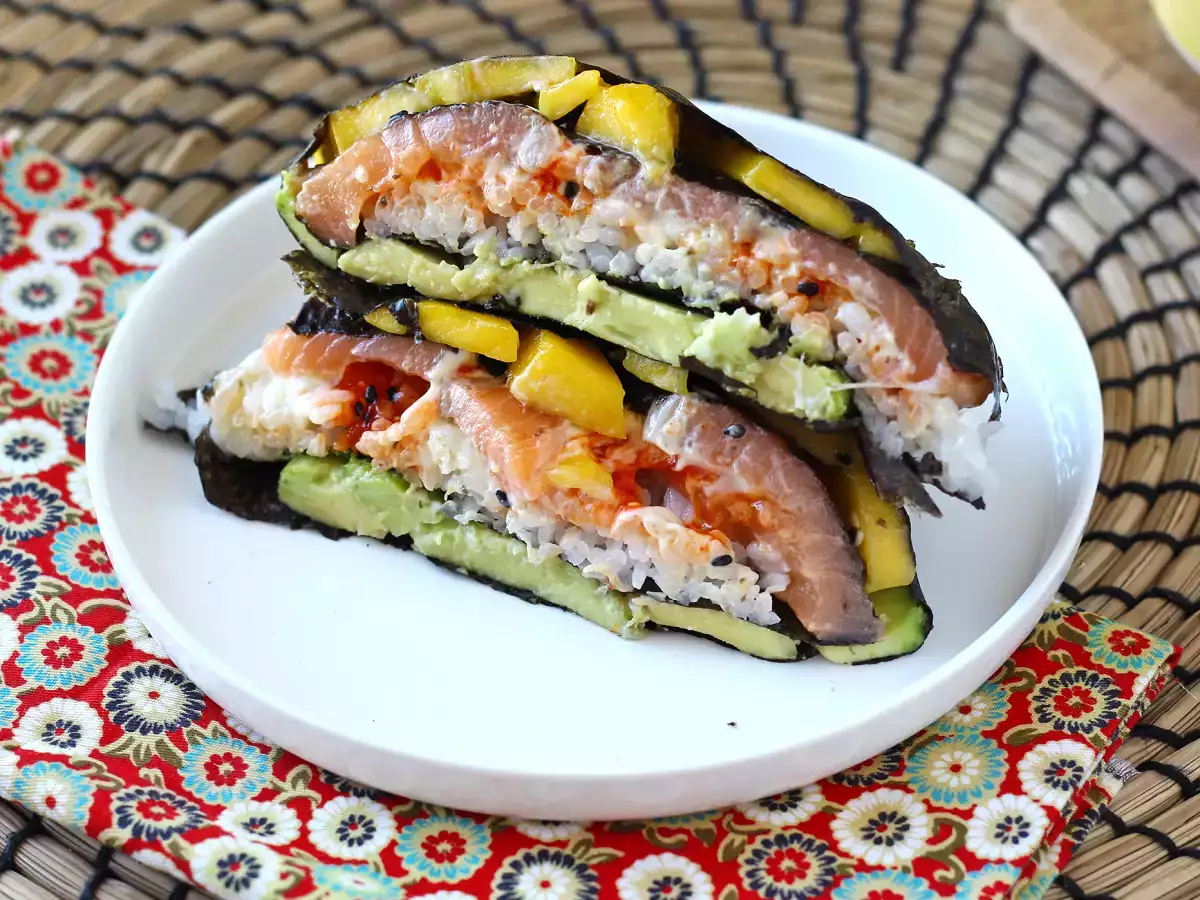 Tramezzini di sushi con salmone, avocado e mango: freschi, originali e davvero golosi - foto 4