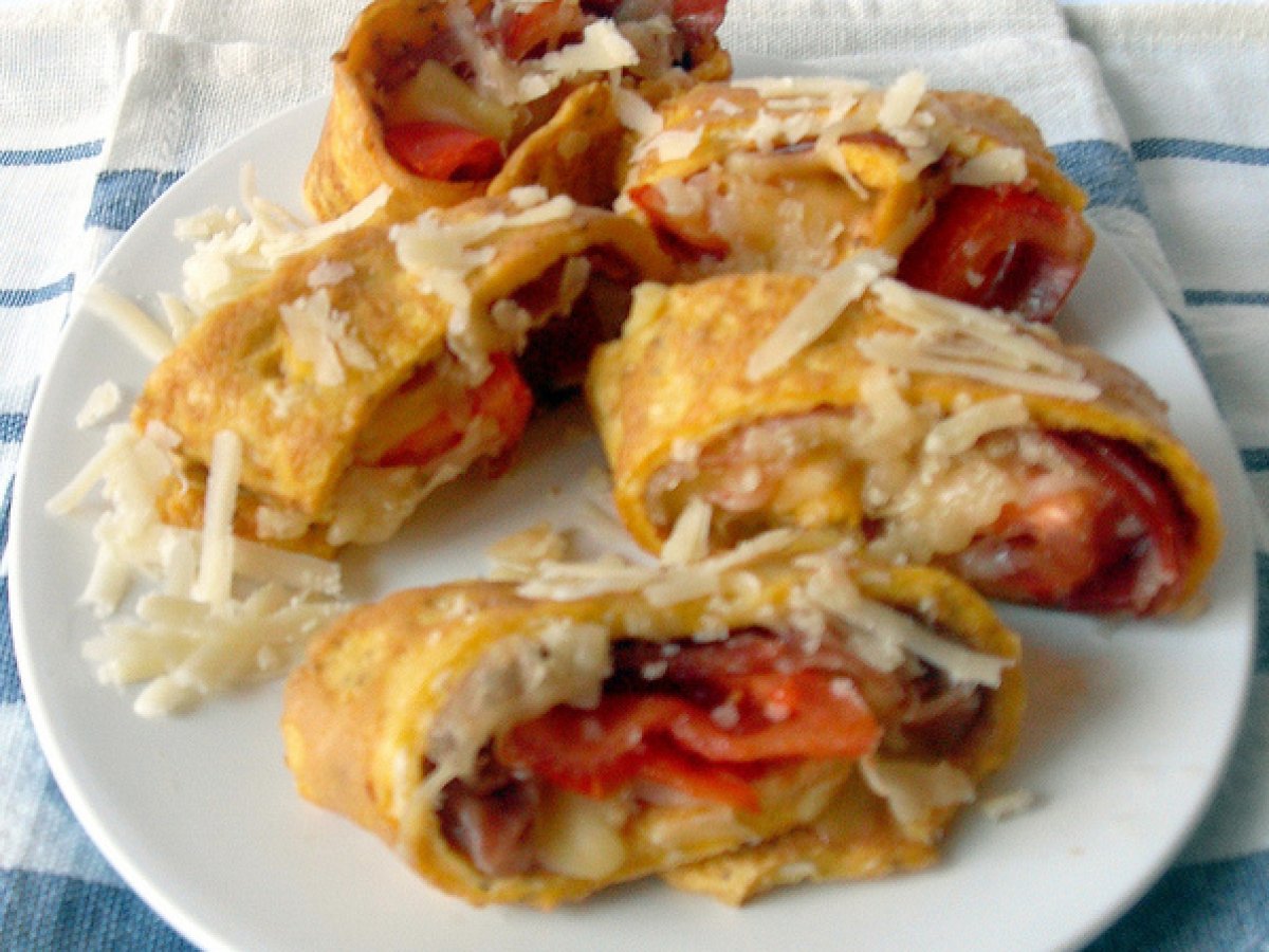 Trancetti di frittata con speck, asiago e Gran Kinara