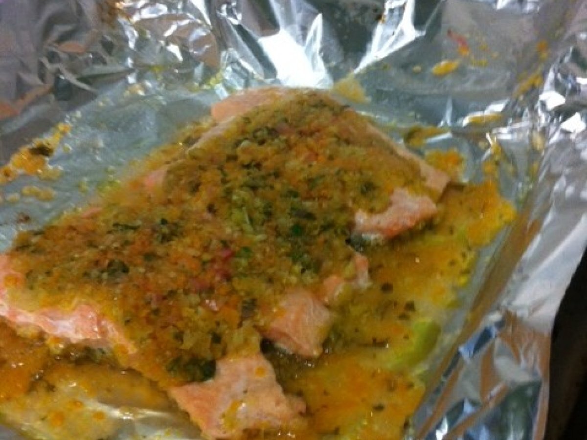 Tranci di trota salmonata alle verdure al cartoccio