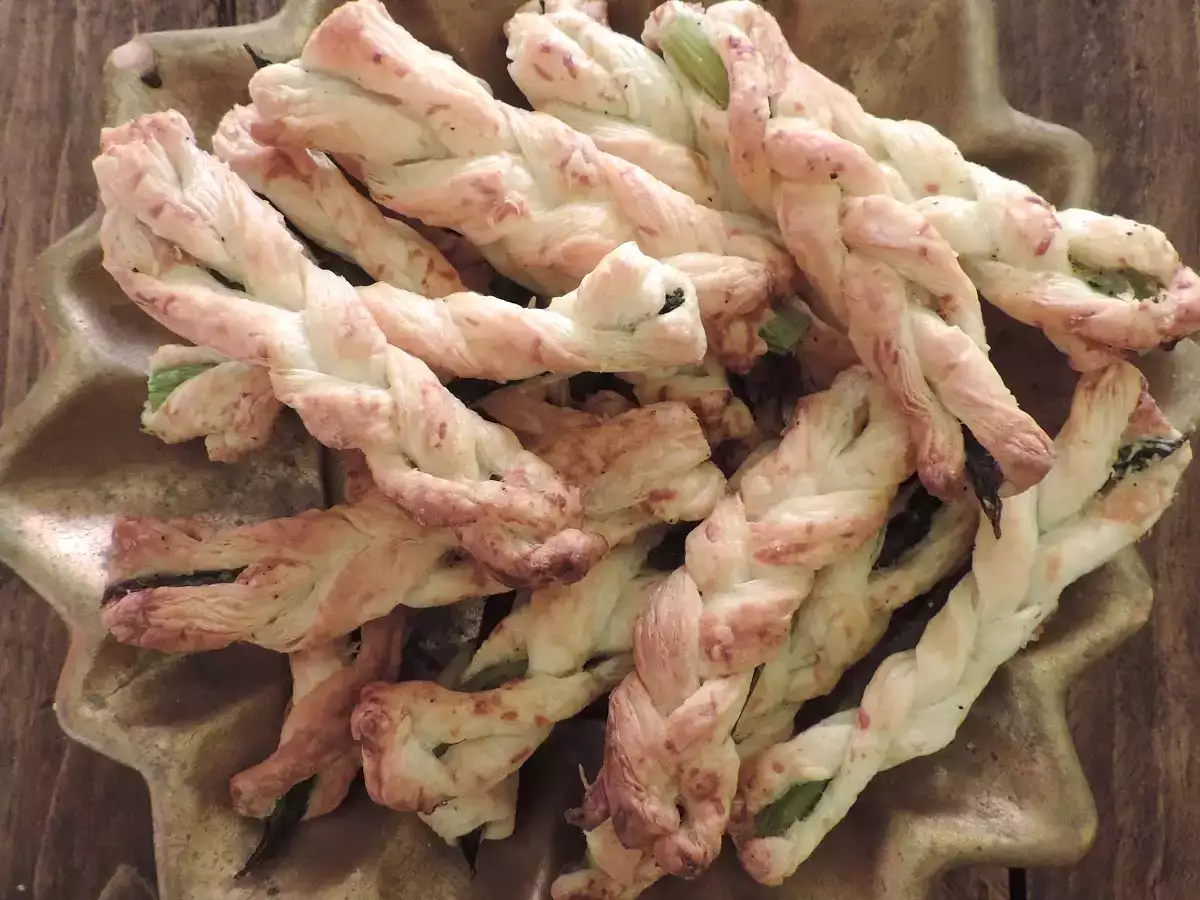 Trecce di sfoglia con asparagi