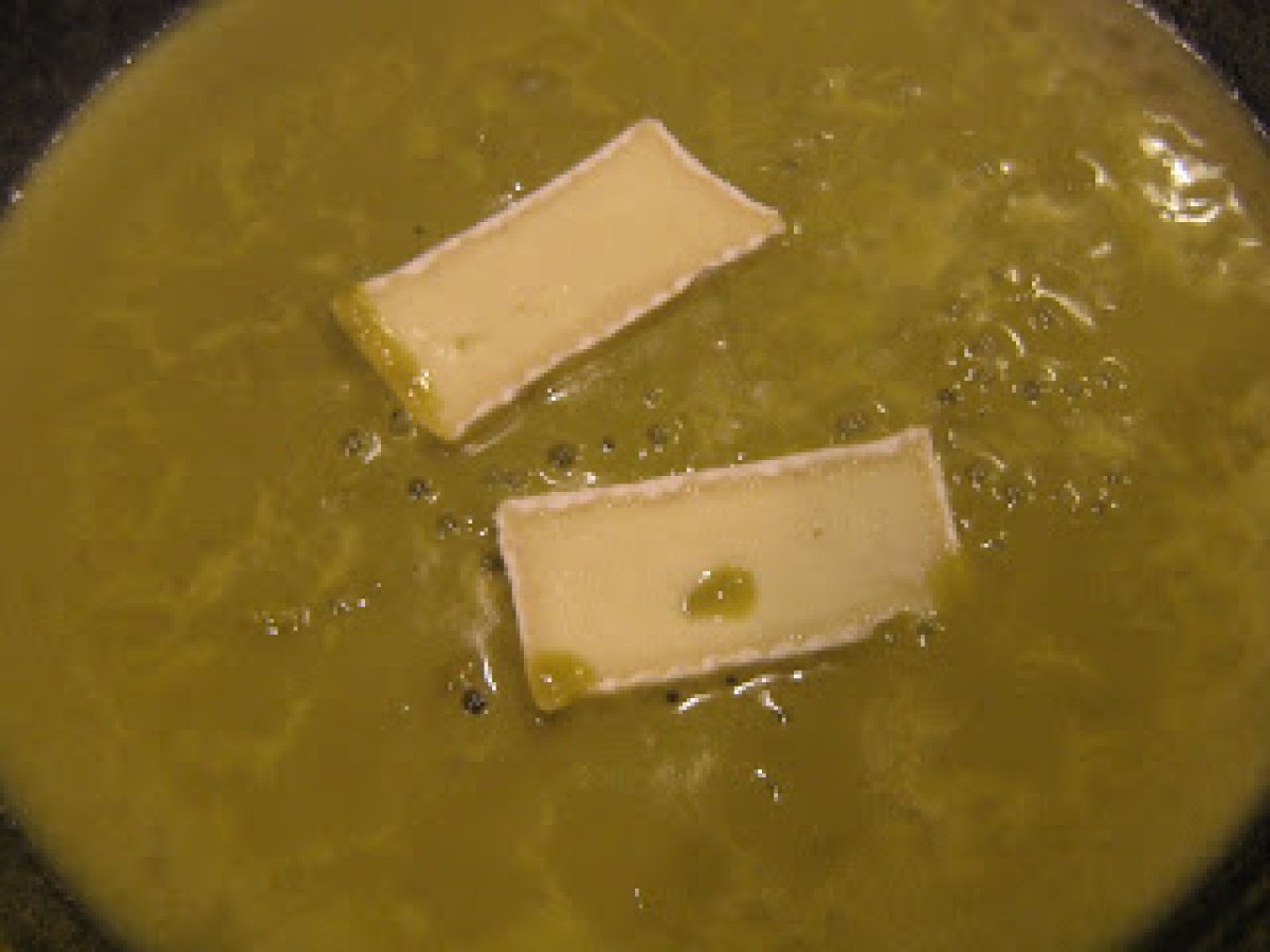 TRECCINE DI POLLO SU VELLUTATA DI PISELLI - foto 8