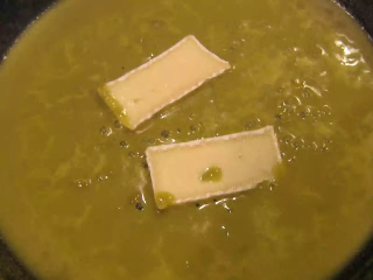 TRECCINE DI POLLO SU VELLUTATA DI PISELLI - foto 8
