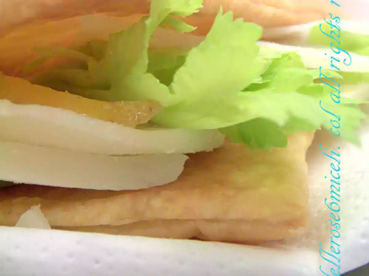 Triangoli di sfoglia con cavolo rapa al miele e formaggio - foto 2