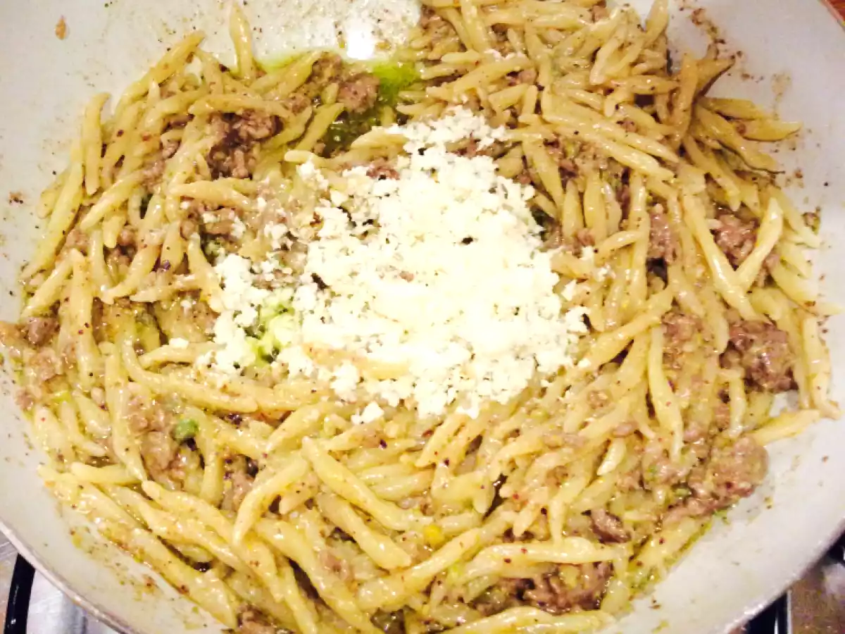 Trofie al pesto di pistacchio e ragù bianco - foto 6