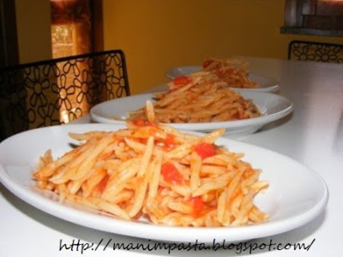 Trofie Al Sugo Di Pomodoro Fresco Piccante