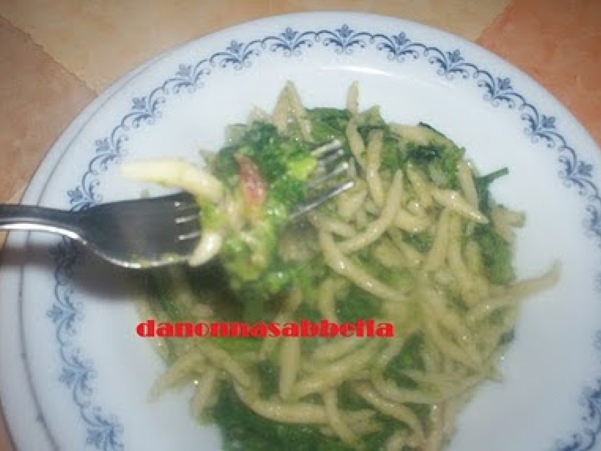 TROFIE FATTE IN CASA CON CIME DI RAPA - foto 2