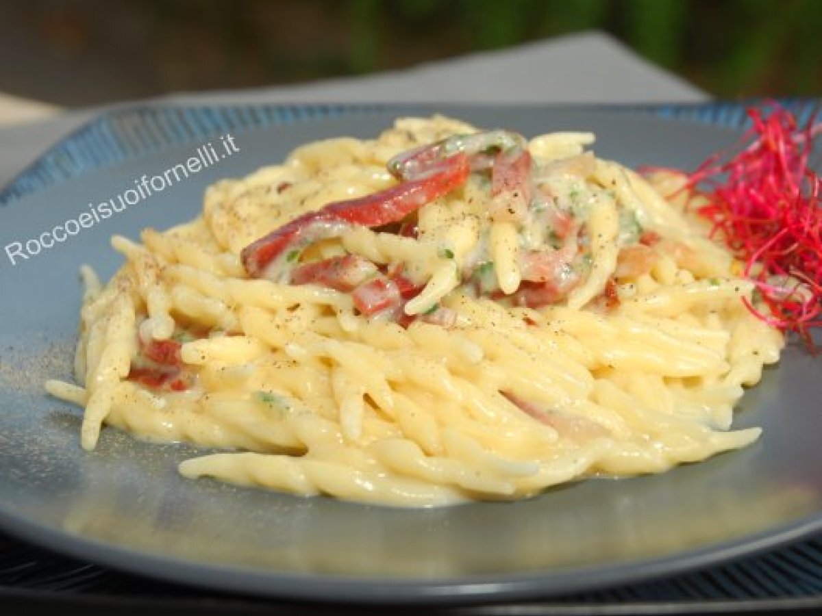 Trofie speck e taleggio