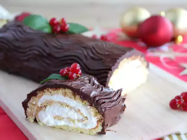Ricetta Tronchetto di natale classico con pan di spagna e crema chantilly